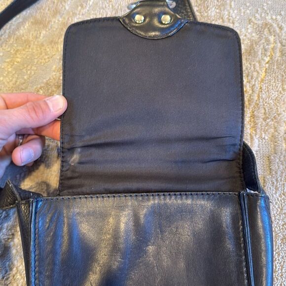 Vintage Black full grain leather frye small crossbody bag with adjustable strap - Picture 5 of 11